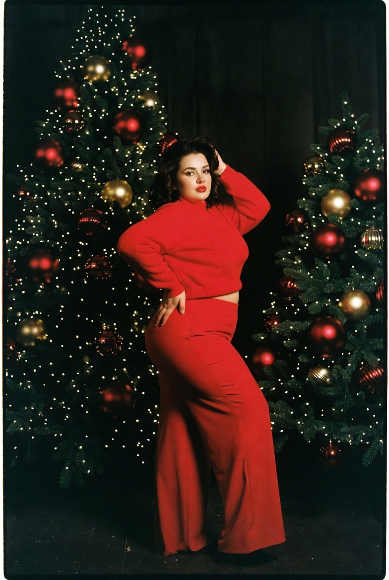 Плюс сайз в красном