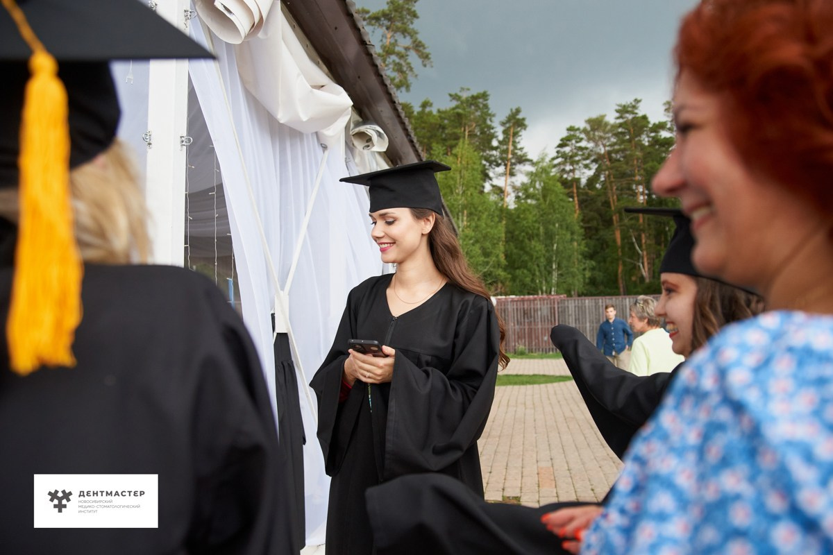 Репортаж с выпускного вечера мастерантуры Дентмастер. Репортажный и женский фотограф в Новосибирске