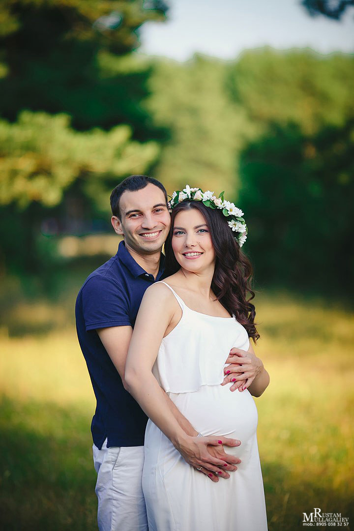 Профессиональный свадебный и семейный фотограф Муллагалиев Рустам, тел.: 89050383257 
В ожидании чуда лучше проводить на сроке 7 месяцев, в фотостудии если на улице уже прохладно и можно на природе, если не сильно жарко. В ожидании чуда подразумевает фотосессия беременной мамы. Иногда участником фотосъемки бывает папа. В ожидании чуда лучше согласовывать заранее, предварительно оговорить все нюансы и при надобности забронировать фотостудию. 