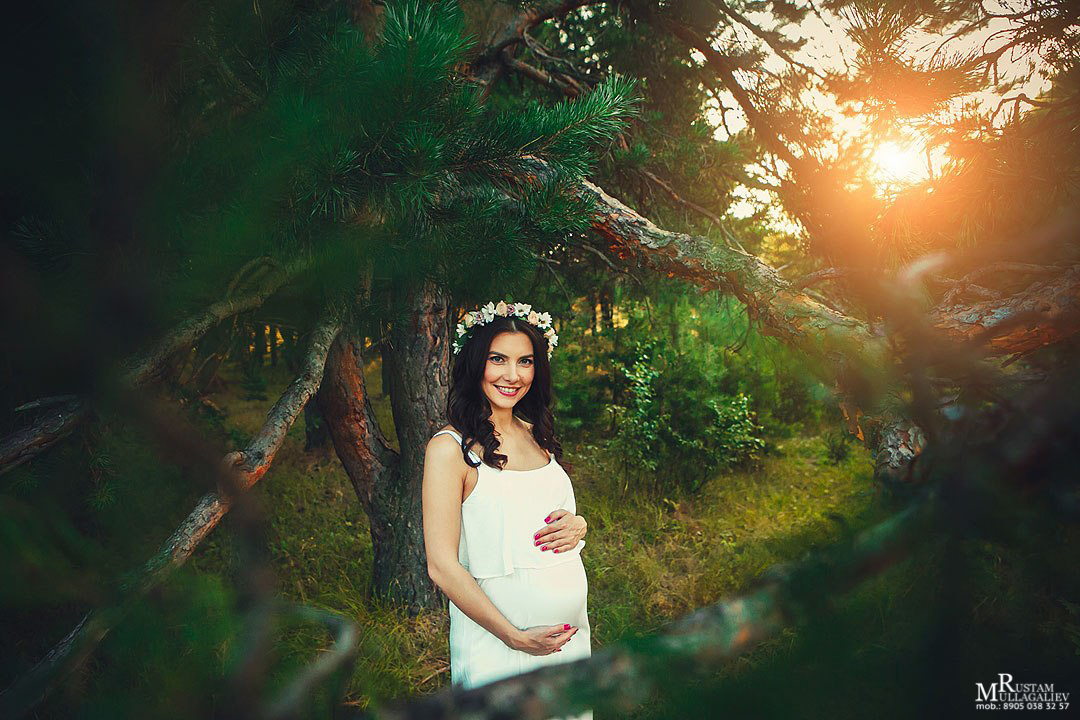 Профессиональный свадебный и семейный фотограф Муллагалиев Рустам, тел.: 89050383257 
В ожидании чуда лучше проводить на сроке 7 месяцев, в фотостудии если на улице уже прохладно и можно на природе, если не сильно жарко. В ожидании чуда подразумевает фотосессия беременной мамы. Иногда участником фотосъемки бывает папа. В ожидании чуда лучше согласовывать заранее, предварительно оговорить все нюансы и при надобности забронировать фотостудию. 