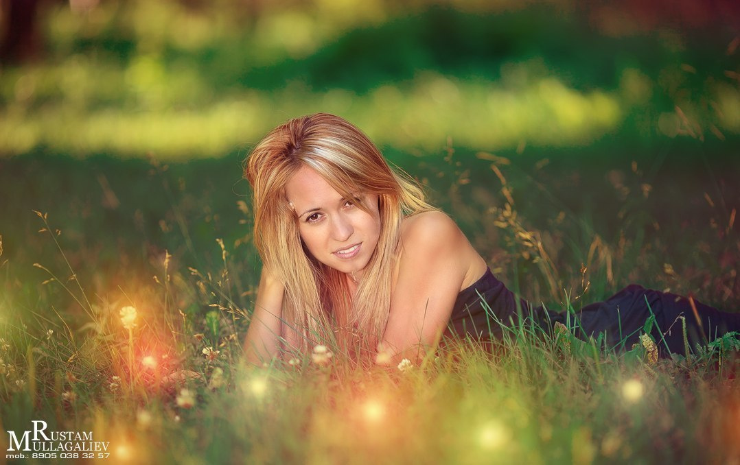 Профессиональный свадебный и семейный фотограф Муллагалиев Рустам, тел.: 89050383257 
Фотосессия в фотостудии моделей, индивидуальная фотосессия на природе, на закате , на пляже. Фотосессия на улице в мае с яблонями казань, фотосессия в яблонях, цветения яблонь.  фотосессия в студии, подарочный сертификат на фотосессию, модель, фотостудия казань, макияж казань, прическа казань, фотограф казань, модель казань, модельное агентство, фотосессии на улице, интерьерная фотосъемка