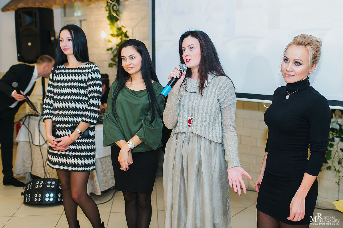 Профессиональный свадебный и семейный фотограф Муллагалиев Рустам, тел.: 89050383257 По мимо свадебной фотосъемки и никахов я так же фотографирую корпоративы, новогодние вечеринки, дни рождения, детские праздники. Занимаюсь так же фотосъемкой юбилеев, мероприятий на открытом воздухе от крупных компаний. Открытие магазинов, торговых центров. 