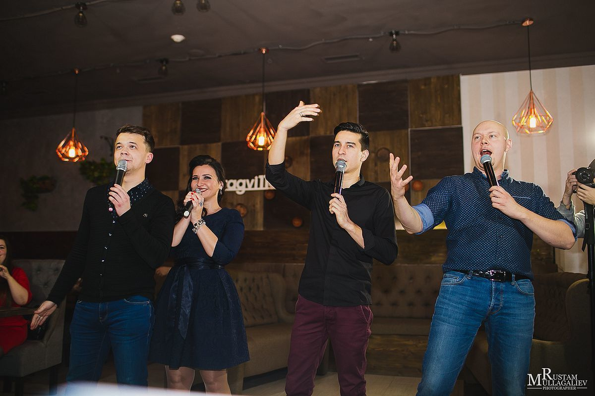 Профессиональный свадебный и семейный фотограф Муллагалиев Рустам, тел.: 89050383257 По мимо свадебной фотосъемки и никахов я так же фотографирую корпоративы, новогодние вечеринки, дни рождения, детские праздники. Занимаюсь так же фотосъемкой юбилеев, мероприятий на открытом воздухе от крупных компаний. Открытие магазинов, торговых центров. 