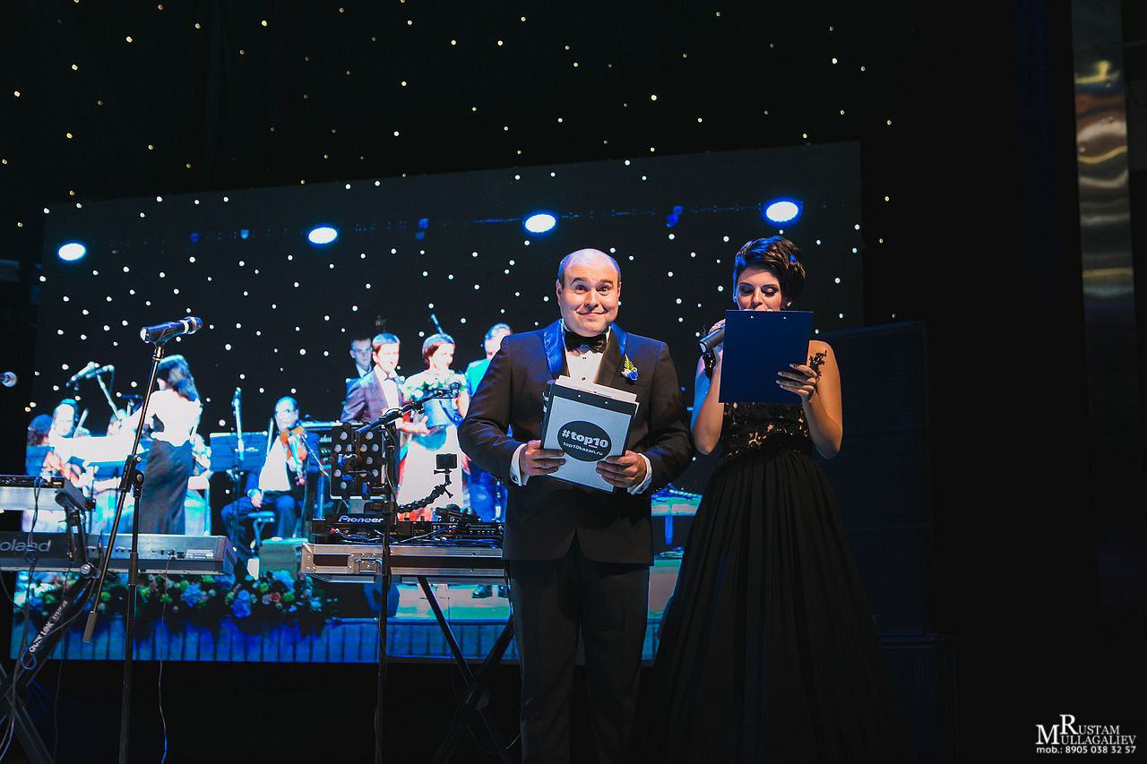 Профессиональный свадебный и семейный фотограф Муллагалиев Рустам, тел.: 89050383257 По мимо свадебной фотосъемки и никахов я так же фотографирую корпоративы, новогодние вечеринки, дни рождения, детские праздники. Занимаюсь так же фотосъемкой юбилеев, мероприятий на открытом воздухе от крупных компаний. Открытие магазинов, торговых центров. 