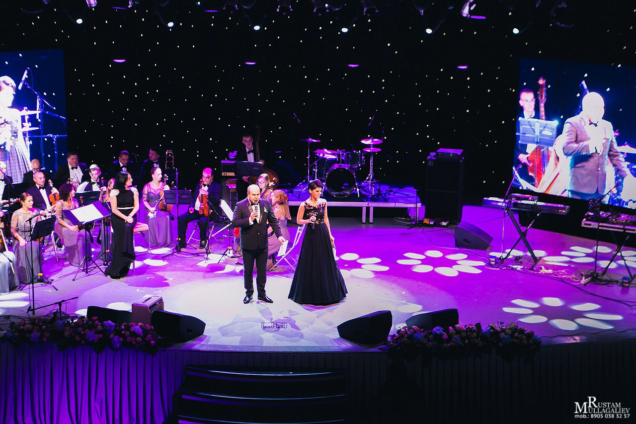 Профессиональный свадебный и семейный фотограф Муллагалиев Рустам, тел.: 89050383257 По мимо свадебной фотосъемки и никахов я так же фотографирую корпоративы, новогодние вечеринки, дни рождения, детские праздники. Занимаюсь так же фотосъемкой юбилеев, мероприятий на открытом воздухе от крупных компаний. Открытие магазинов, торговых центров. 