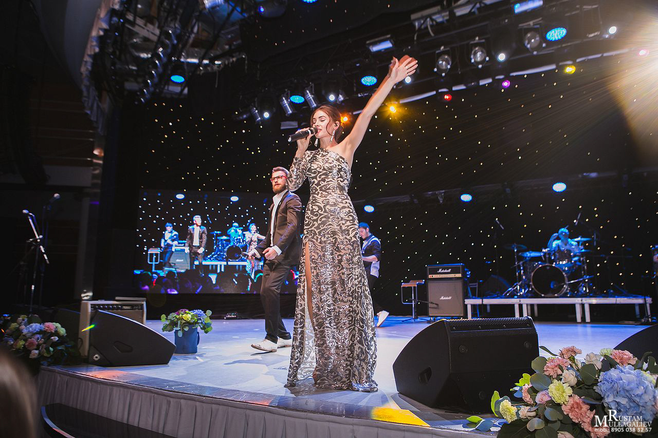 Профессиональный свадебный и семейный фотограф Муллагалиев Рустам, тел.: 89050383257 По мимо свадебной фотосъемки и никахов я так же фотографирую корпоративы, новогодние вечеринки, дни рождения, детские праздники. Занимаюсь так же фотосъемкой юбилеев, мероприятий на открытом воздухе от крупных компаний. Открытие магазинов, торговых центров. 