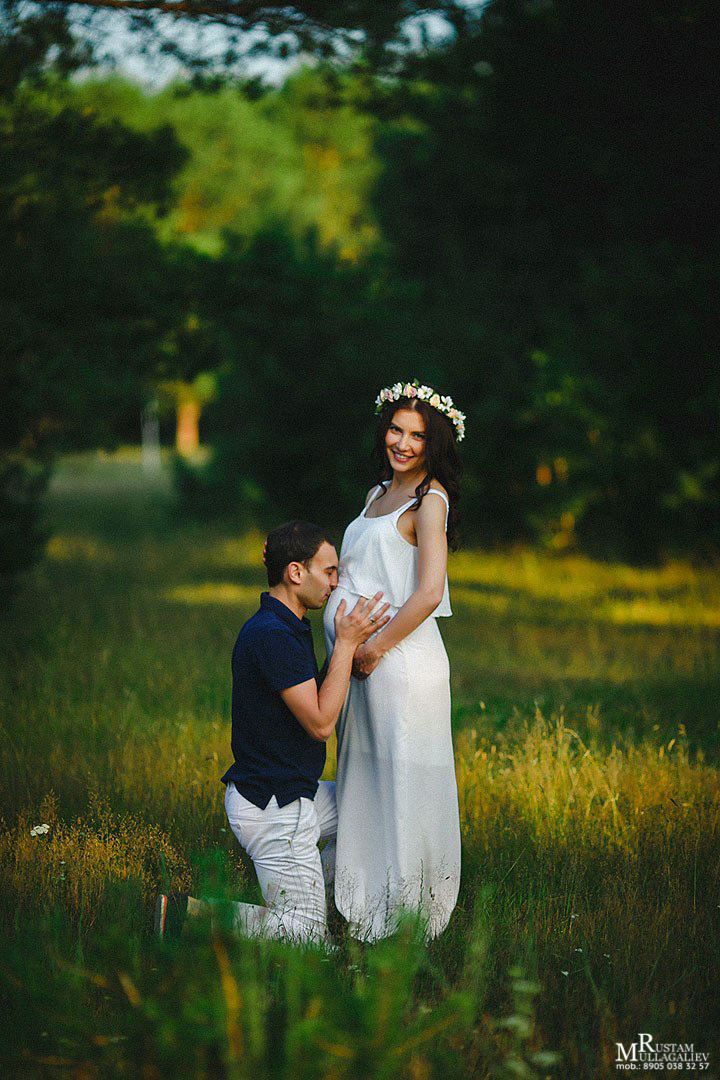 Профессиональный свадебный и семейный фотограф Муллагалиев Рустам, тел.: 89050383257 
В ожидании чуда лучше проводить на сроке 7 месяцев, в фотостудии если на улице уже прохладно и можно на природе, если не сильно жарко. В ожидании чуда подразумевает фотосессия беременной мамы. Иногда участником фотосъемки бывает папа. В ожидании чуда лучше согласовывать заранее, предварительно оговорить все нюансы и при надобности забронировать фотостудию. 