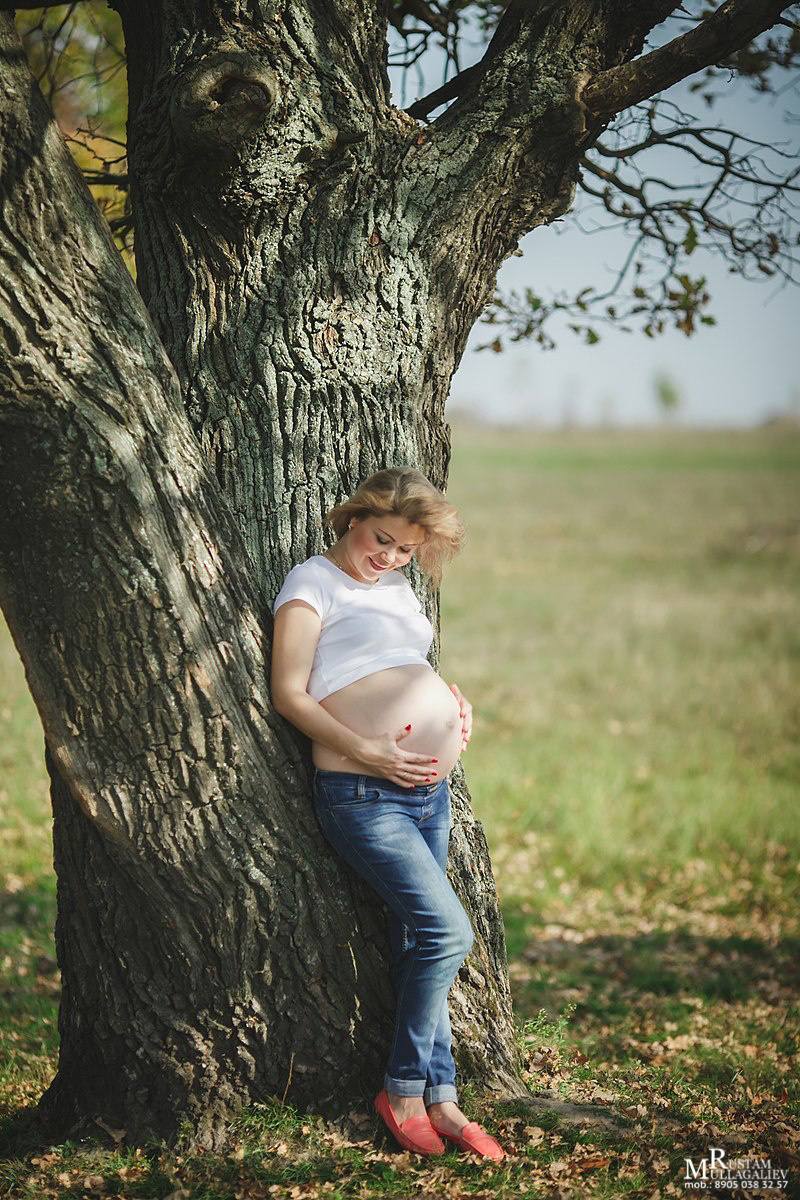 Профессиональный свадебный и семейный фотограф Муллагалиев Рустам, тел.: 89050383257 
В ожидании чуда лучше проводить на сроке 7 месяцев, в фотостудии если на улице уже прохладно и можно на природе, если не сильно жарко. В ожидании чуда подразумевает фотосессия беременной мамы. Иногда участником фотосъемки бывает папа. В ожидании чуда лучше согласовывать заранее, предварительно оговорить все нюансы и при надобности забронировать фотостудию. 