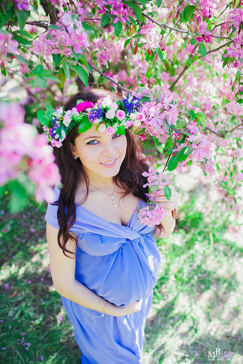 Профессиональный свадебный и семейный фотограф Муллагалиев Рустам, тел.: 89050383257 
В ожидании чуда лучше проводить на сроке 7 месяцев, в фотостудии если на улице уже прохладно и можно на природе, если не сильно жарко. В ожидании чуда подразумевает фотосессия беременной мамы. Иногда участником фотосъемки бывает папа. В ожидании чуда лучше согласовывать заранее, предварительно оговорить все нюансы и при надобности забронировать фотостудию. 