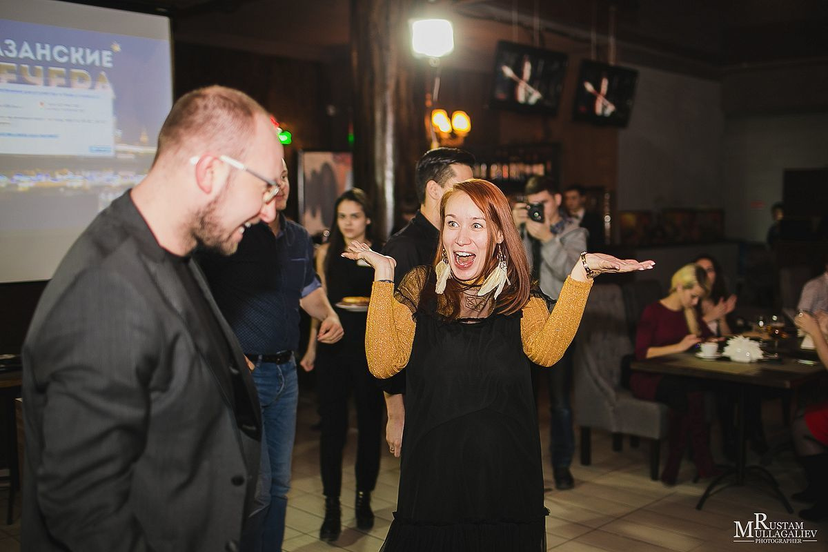 Профессиональный свадебный и семейный фотограф Муллагалиев Рустам, тел.: 89050383257 По мимо свадебной фотосъемки и никахов я так же фотографирую корпоративы, новогодние вечеринки, дни рождения, детские праздники. Занимаюсь так же фотосъемкой юбилеев, мероприятий на открытом воздухе от крупных компаний. Открытие магазинов, торговых центров. 