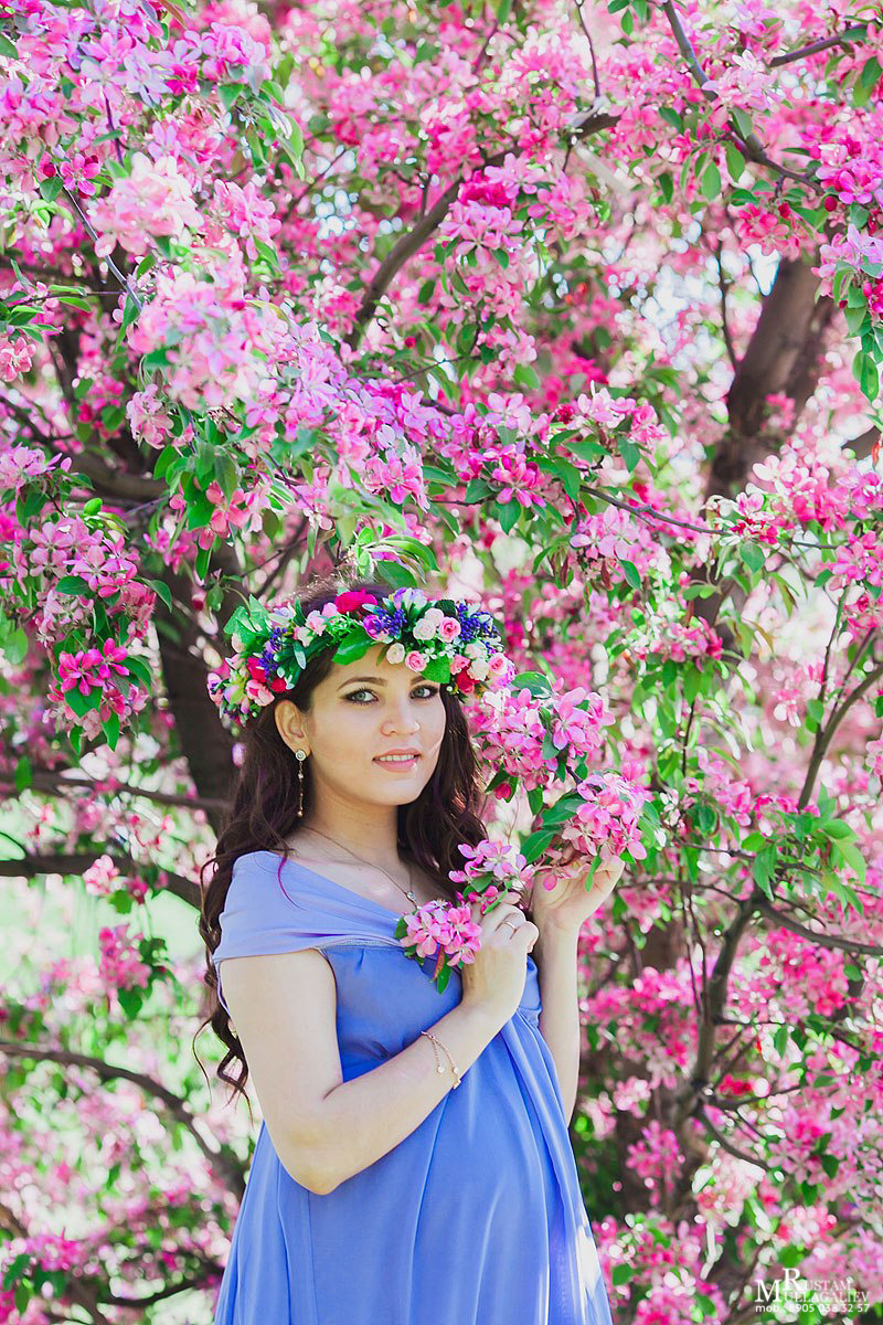 Профессиональный свадебный и семейный фотограф Муллагалиев Рустам, тел.: 89050383257 
В ожидании чуда лучше проводить на сроке 7 месяцев, в фотостудии если на улице уже прохладно и можно на природе, если не сильно жарко. В ожидании чуда подразумевает фотосессия беременной мамы. Иногда участником фотосъемки бывает папа. В ожидании чуда лучше согласовывать заранее, предварительно оговорить все нюансы и при надобности забронировать фотостудию. 