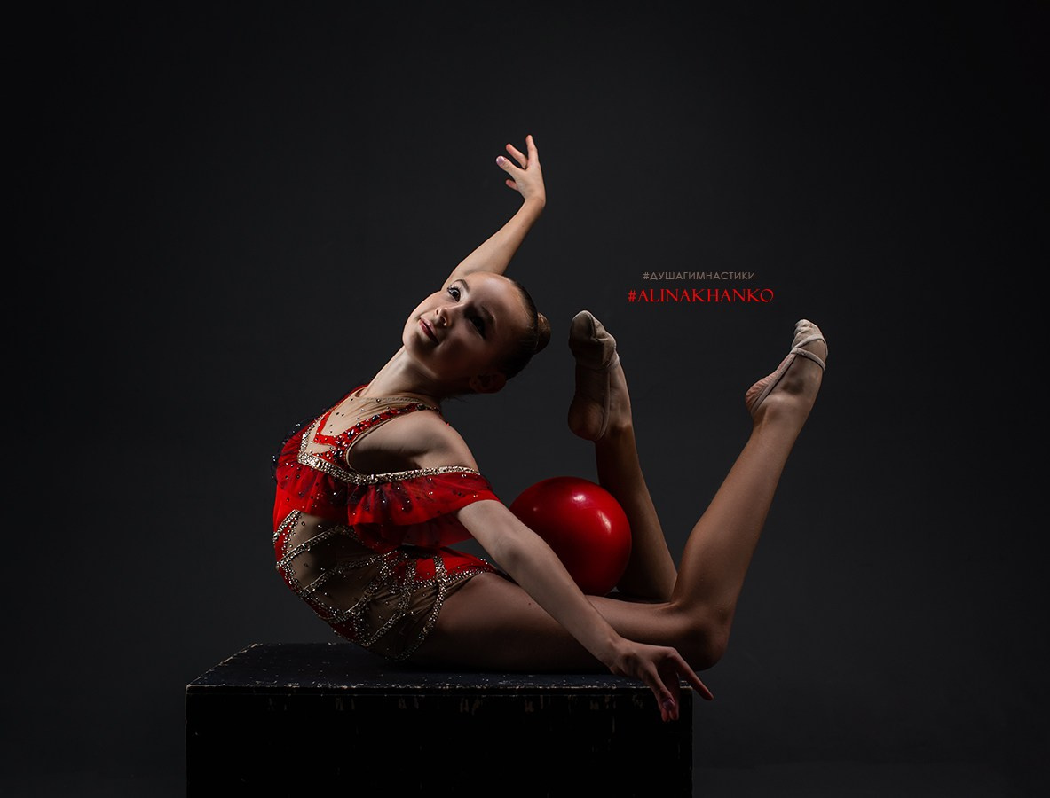 Фотосъёмка гимнасток на белой циклораме. Балетный фотограф Алина Ханько — Душа Балета