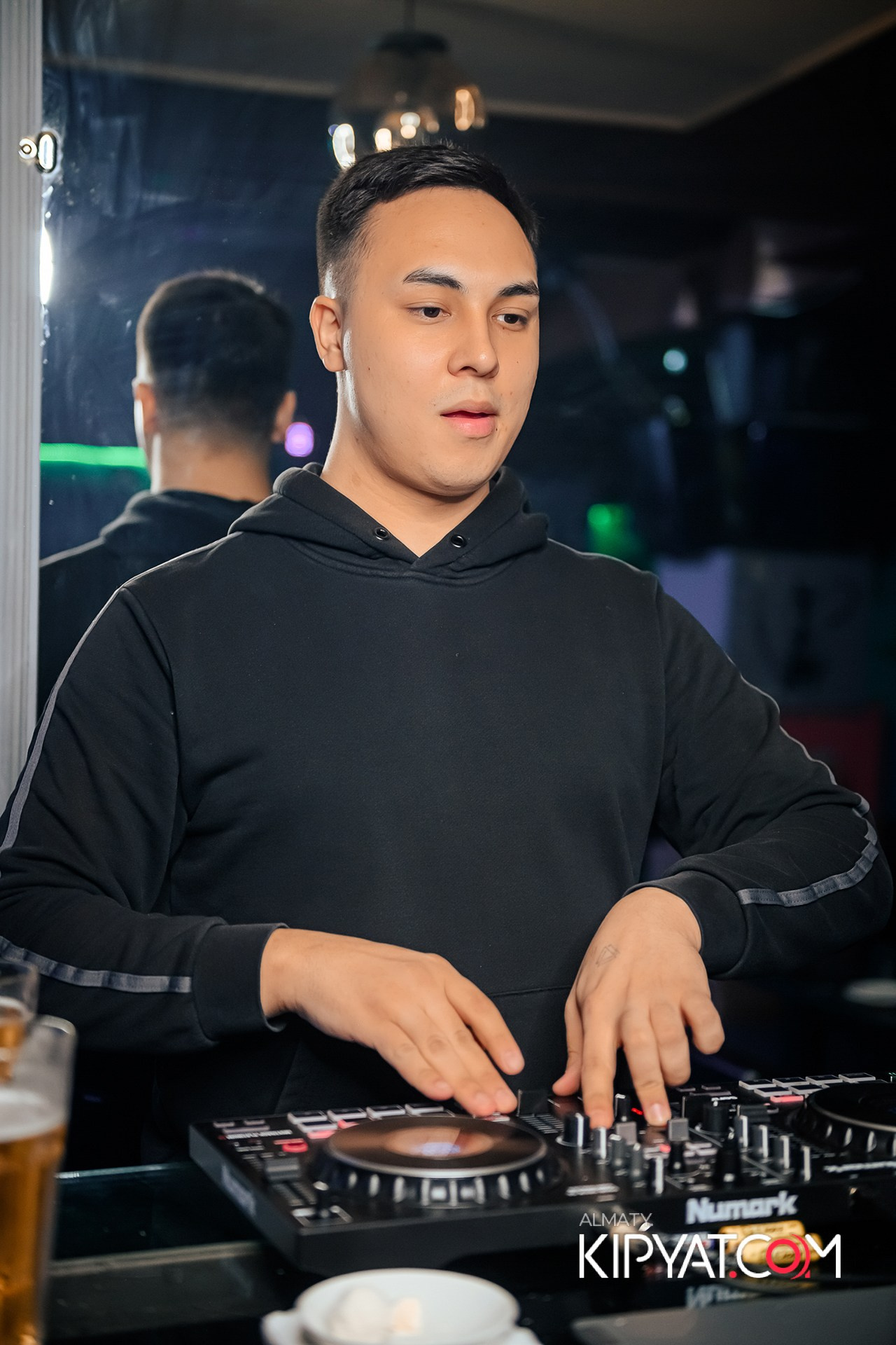 DOS 1 BAR. КИПЯТКОМ АЛМАТЫ!