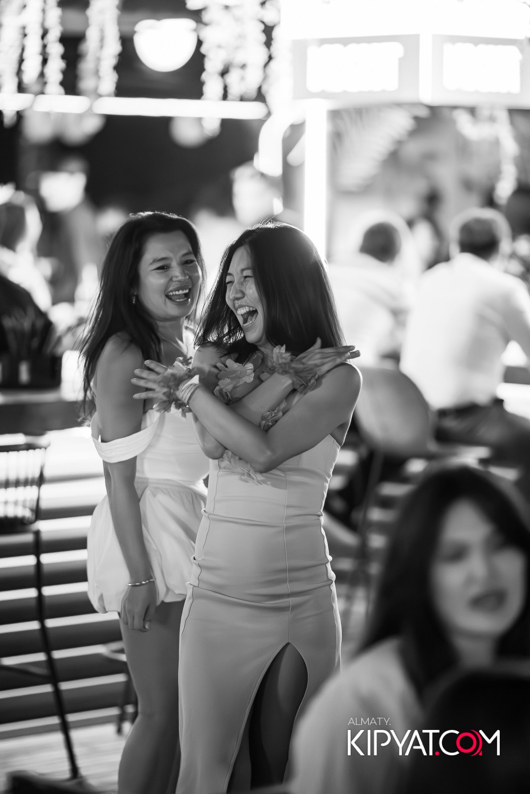 SKY BAR. КИПЯТКОМ АЛМАТЫ!