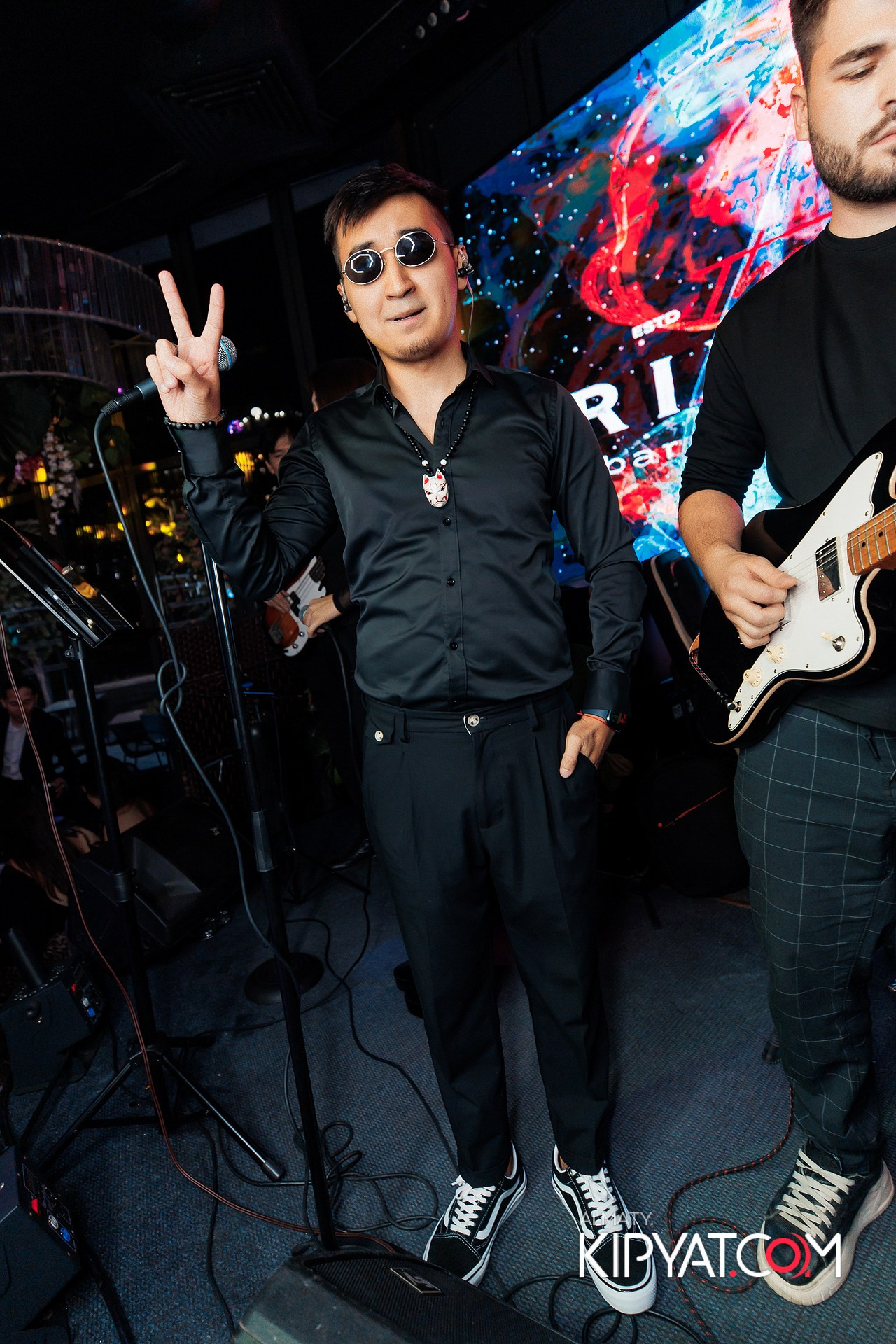 FRIENDS BAR & TERRACE. КИПЯТКОМ АЛМАТЫ!