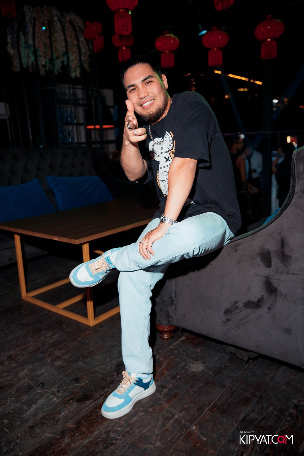 UYAT EMES BAR. КИПЯТКОМ АЛМАТЫ!