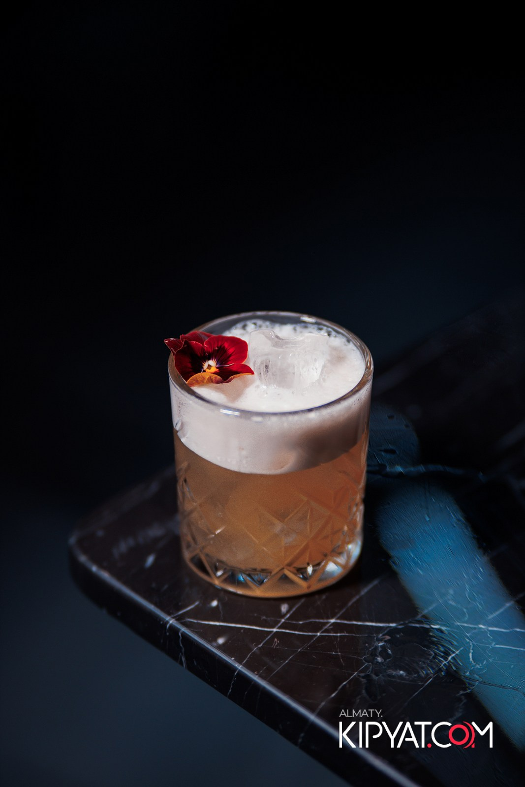 FRIENDS BAR & TERRACE. КИПЯТКОМ АЛМАТЫ!