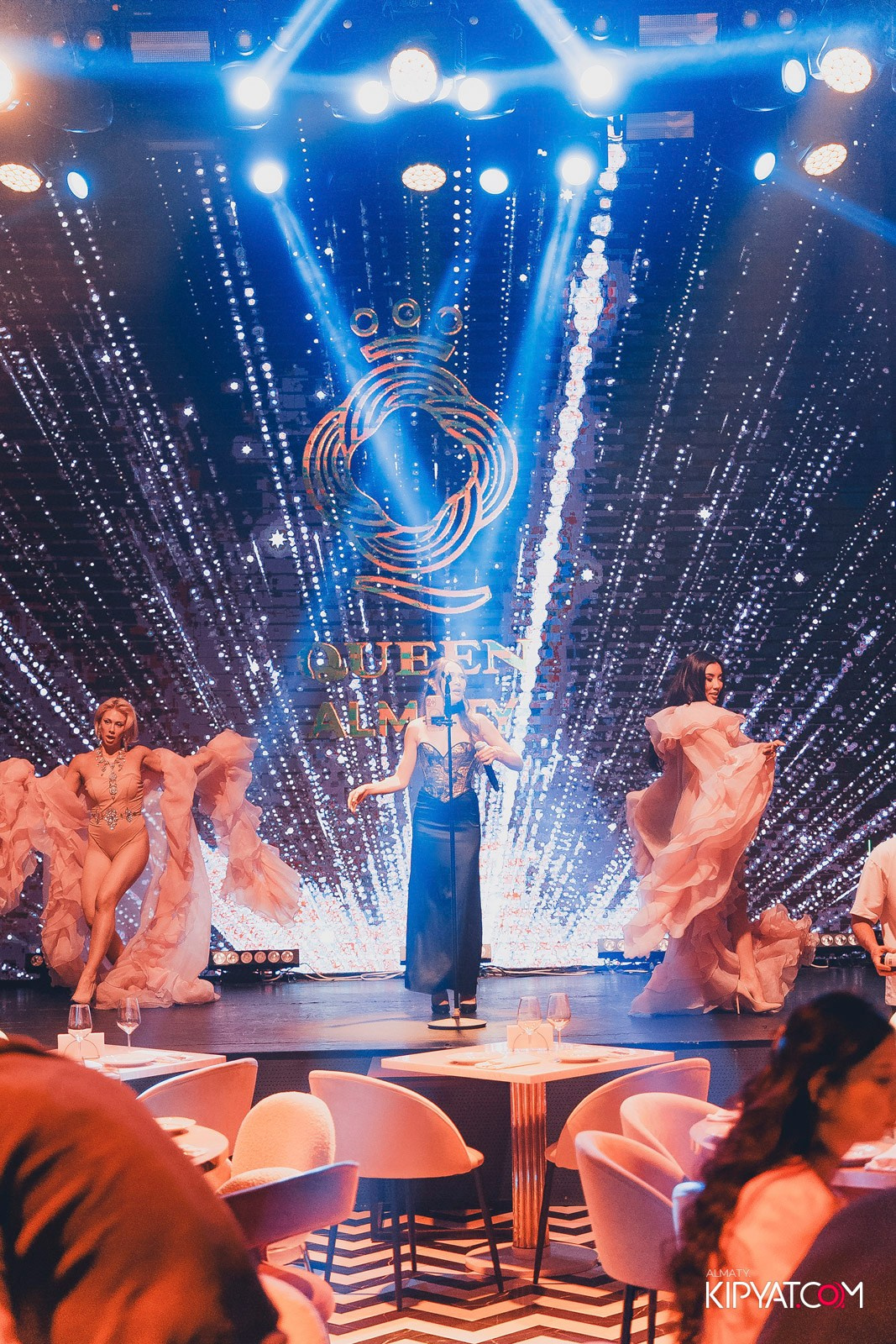 QUЕЕN. КИПЯТКОМ АЛМАТЫ!