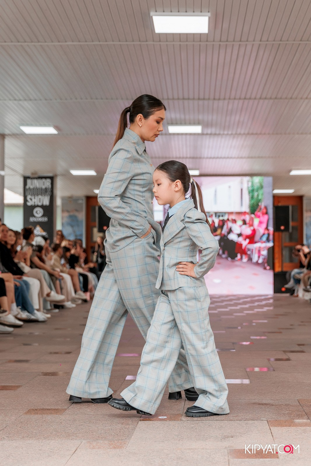 JUNIOR FASHION SHOW. КИПЯТКОМ АЛМАТЫ!