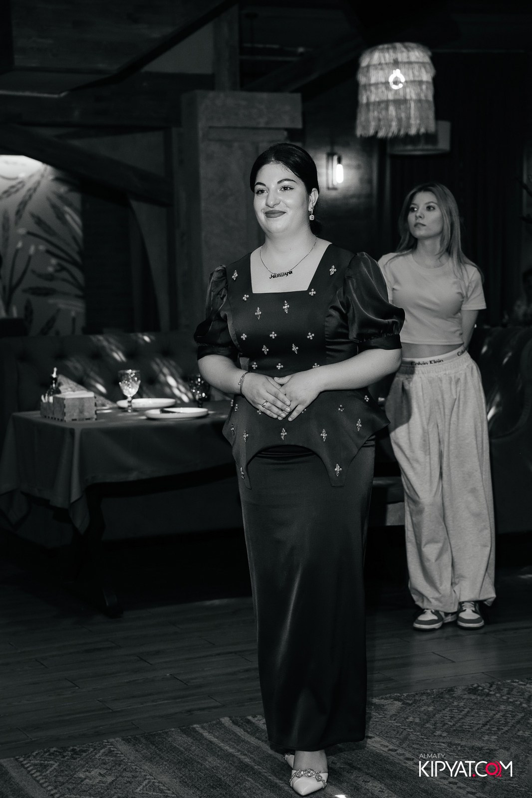 ГРУЗИНСКИЙ ДВОР НА КАБАНБАЙ БАТЫРА. КИПЯТКОМ АЛМАТЫ!