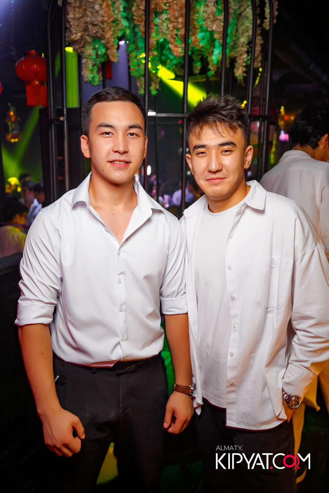 UYAT EMES BAR. КИПЯТКОМ АЛМАТЫ!