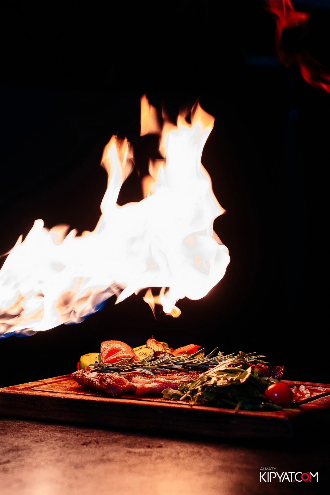 FRIENDS BAR & TERRACE. КИПЯТКОМ АЛМАТЫ! Фотосъемка мероприятий в Алматы