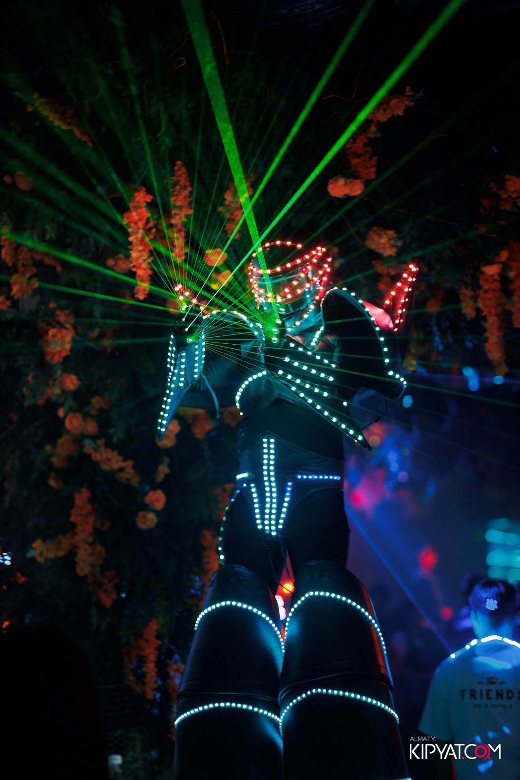 FRIENDS BAR & TERRACE. КИПЯТКОМ АЛМАТЫ!