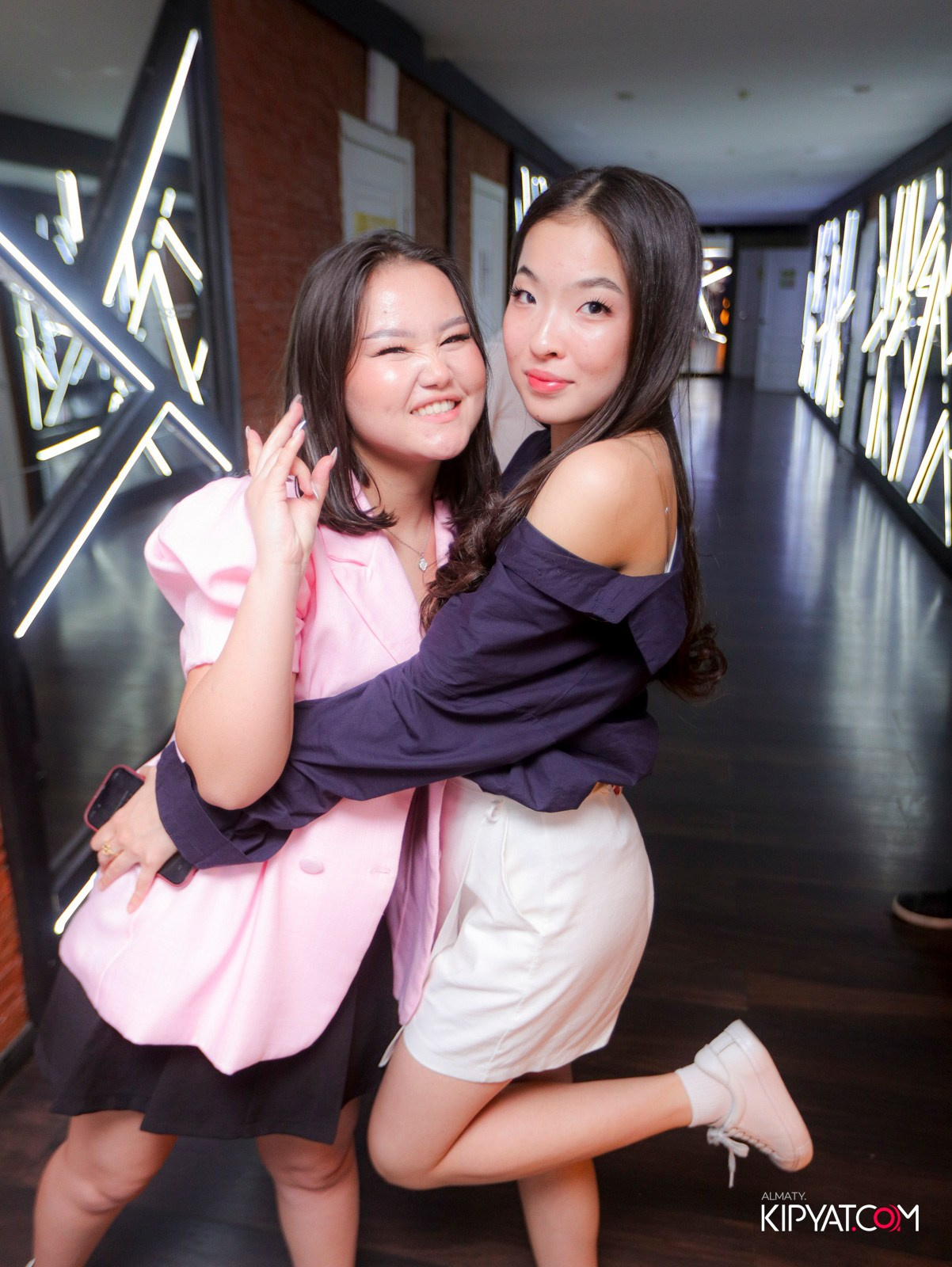 УХО И МЕДВЕДЬ НА САИНА. КИПЯТКОМ АЛМАТЫ! Фотосъемка мероприятий в Алматы