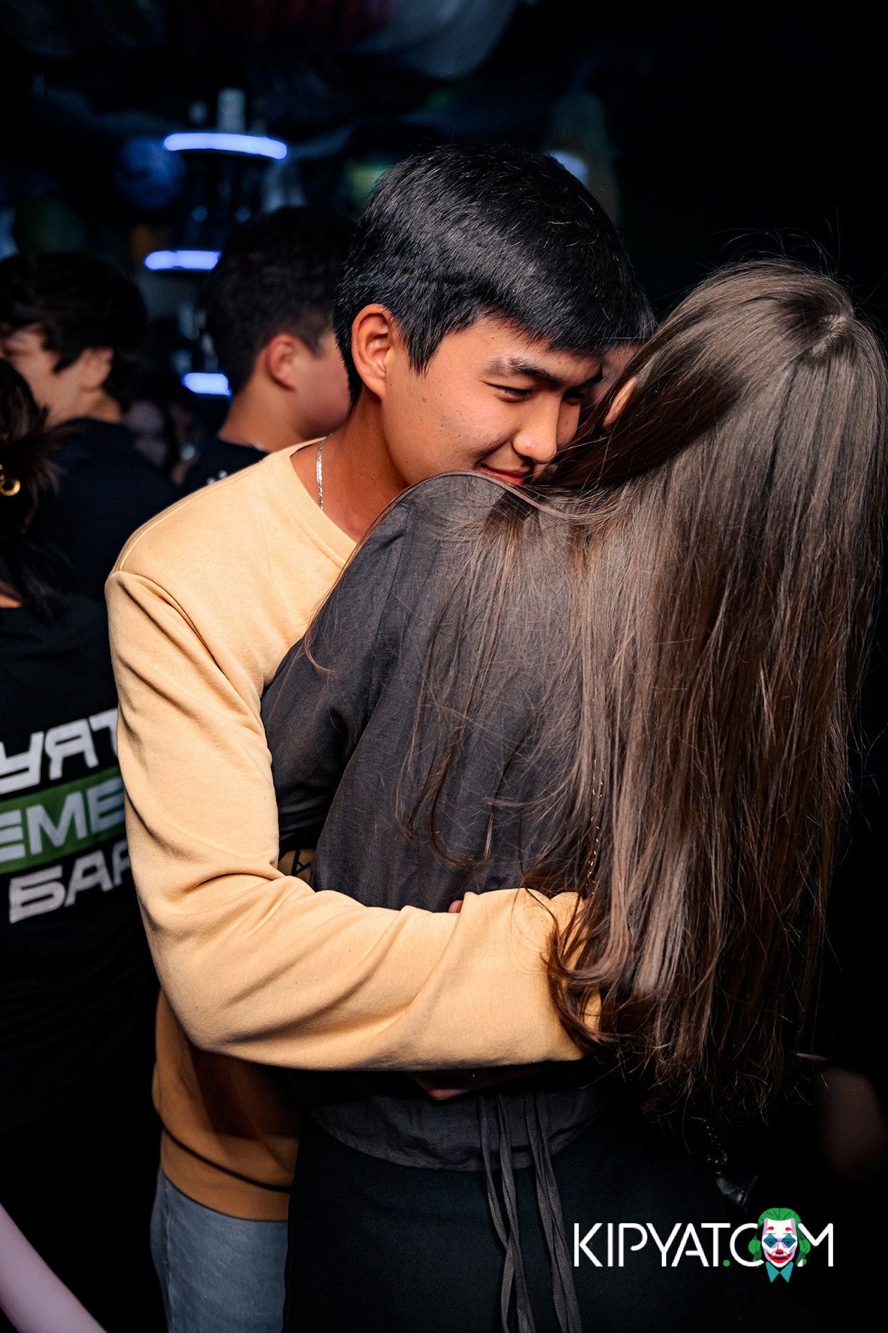 UYAT EMES BAR. КИПЯТКОМ АЛМАТЫ!