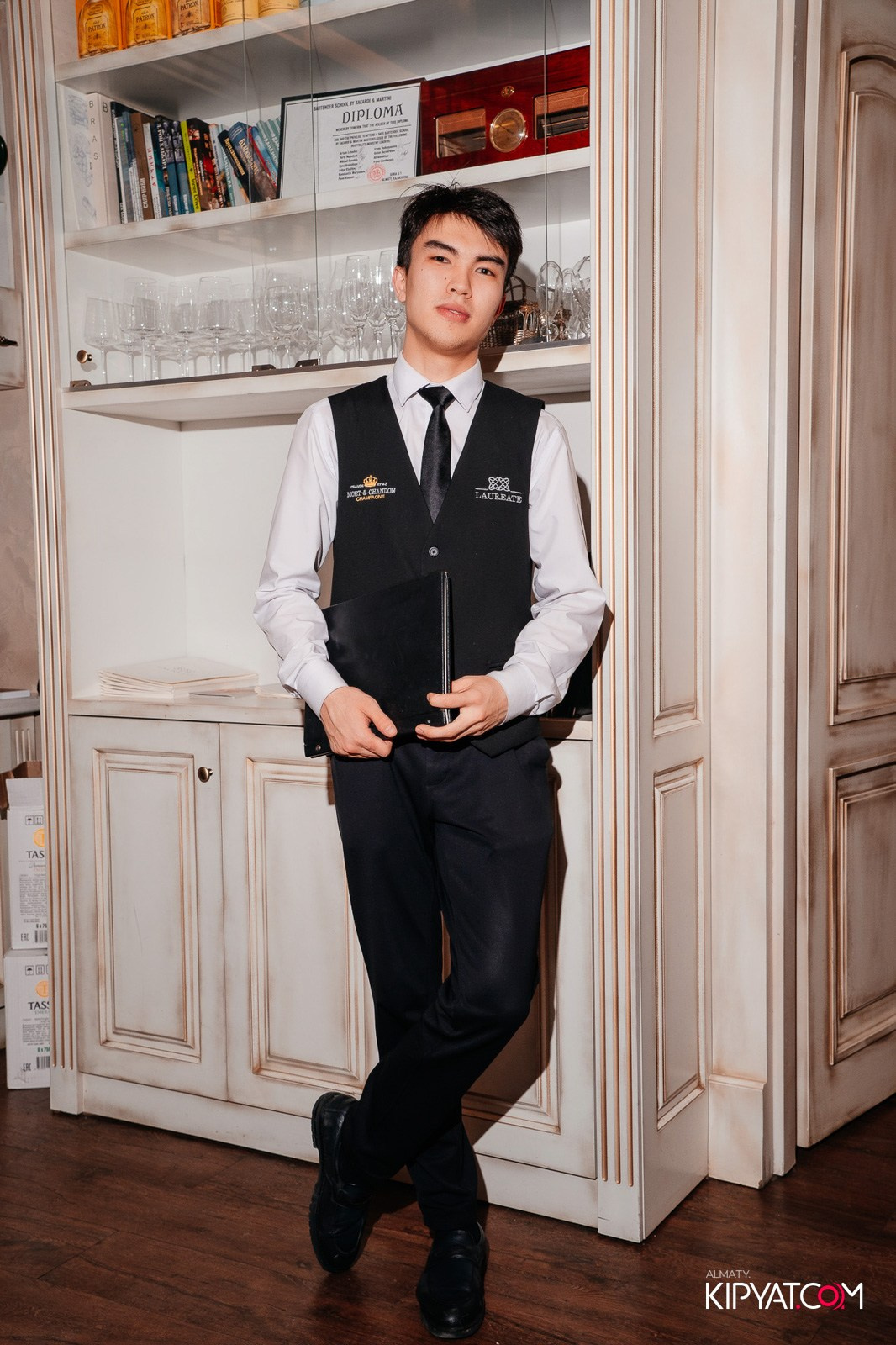 LAUREATE GRAND CAFÉ. КИПЯТКОМ АЛМАТЫ!