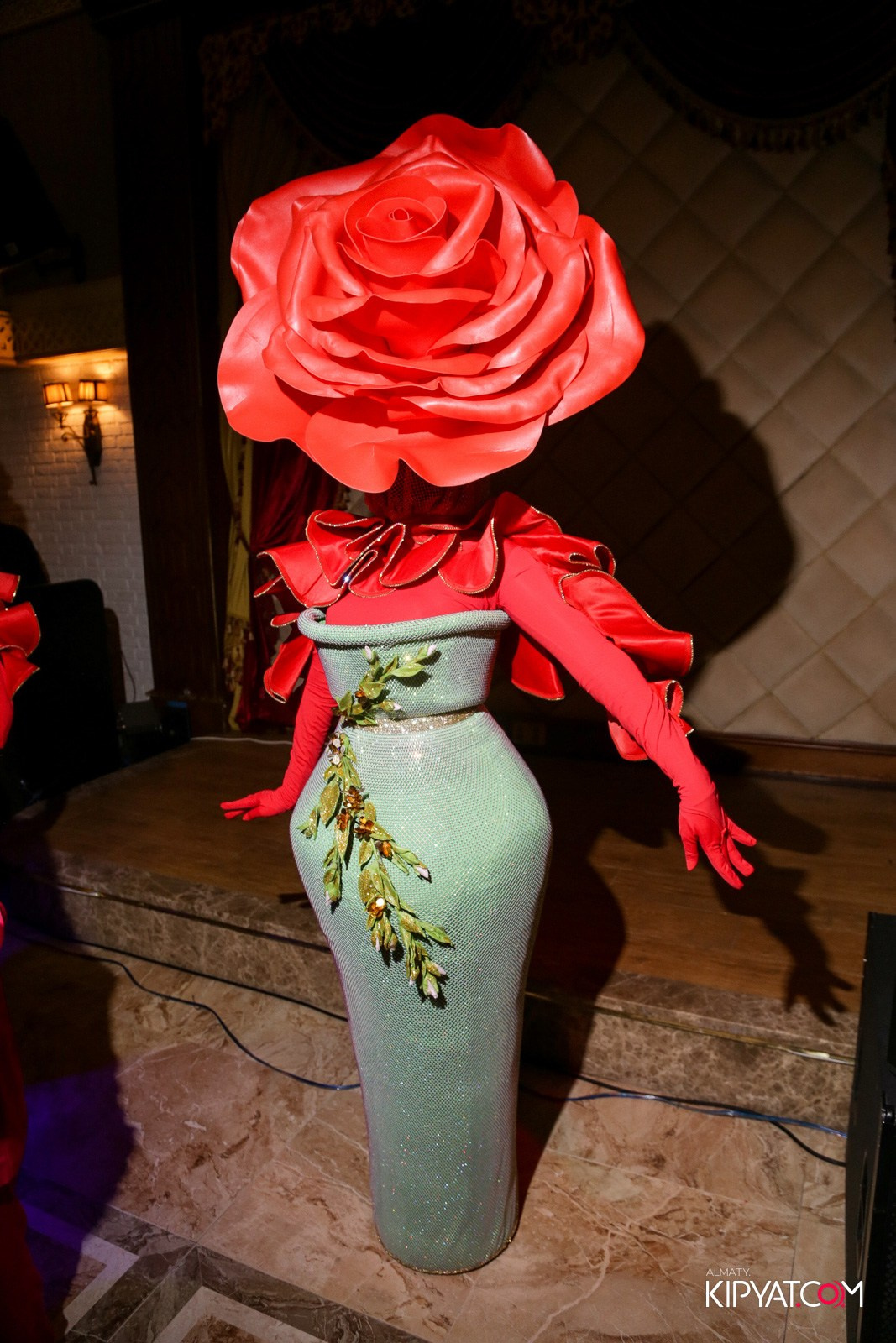 РЕСТОРАН ALAZANI НА КАБАНБАЙ БАТЫРА. КИПЯТКОМ АЛМАТЫ!