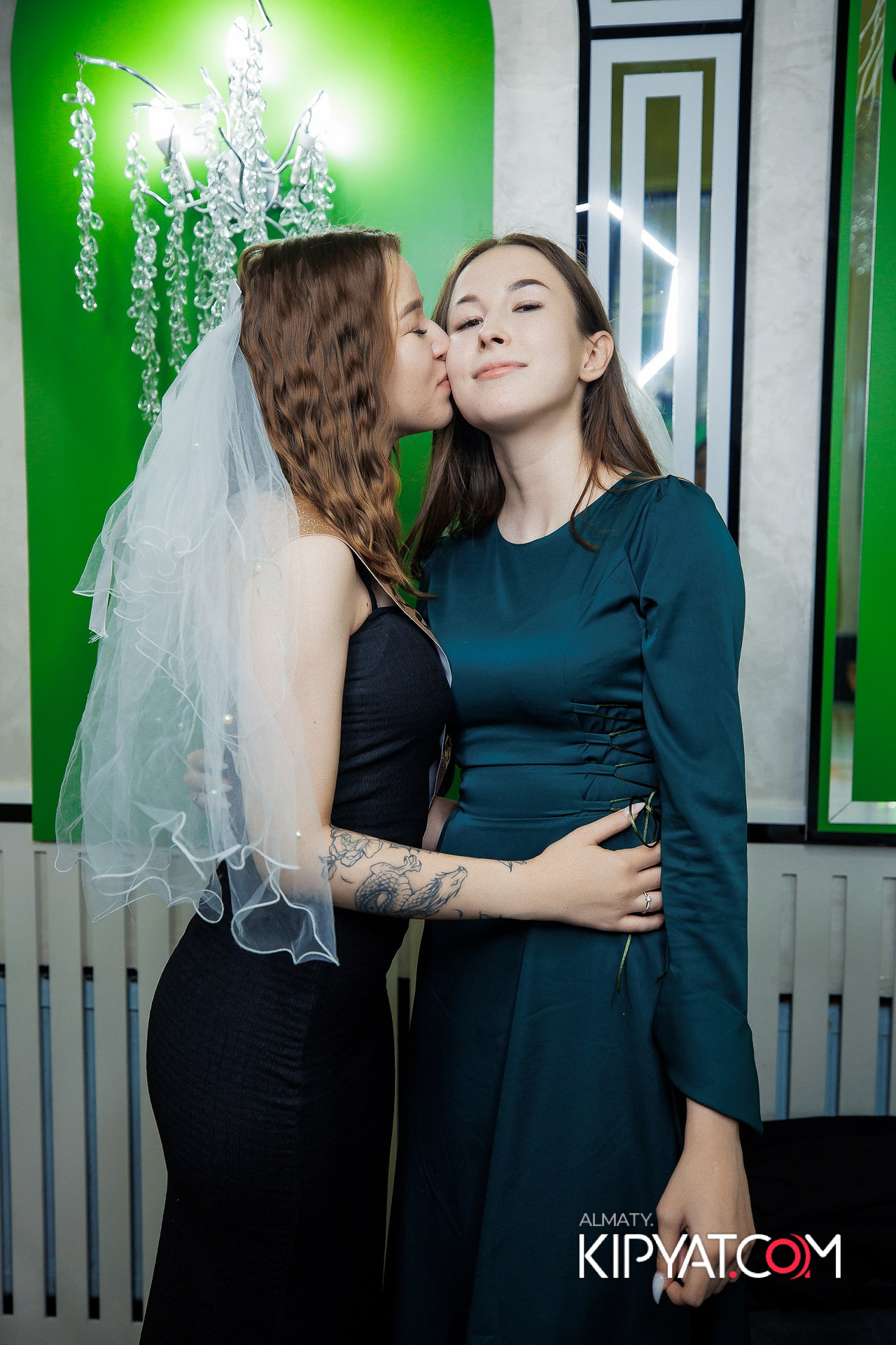 Ухо и Медведь на Гагарина. КИПЯТКОМ АЛМАТЫ!