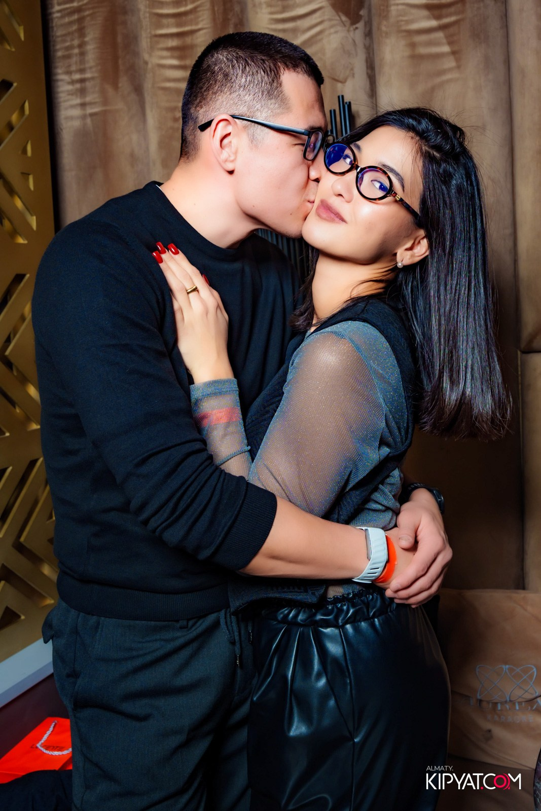 LAUREATE KARAOKE HALL. КИПЯТКОМ АЛМАТЫ!