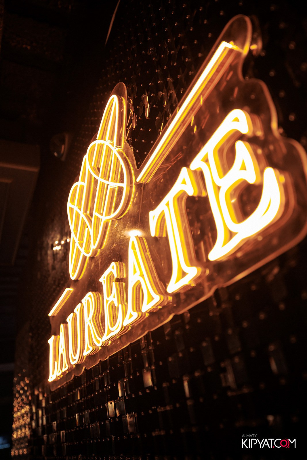 LAUREATE KARAOKE HALL. КИПЯТКОМ АЛМАТЫ!