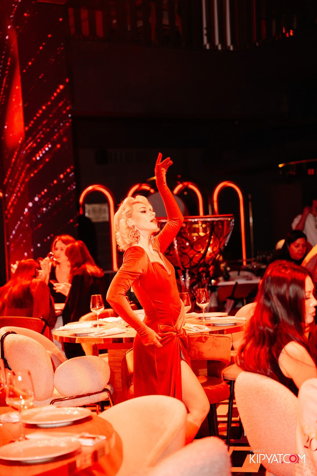 QUEEN. КИПЯТКОМ АЛМАТЫ!