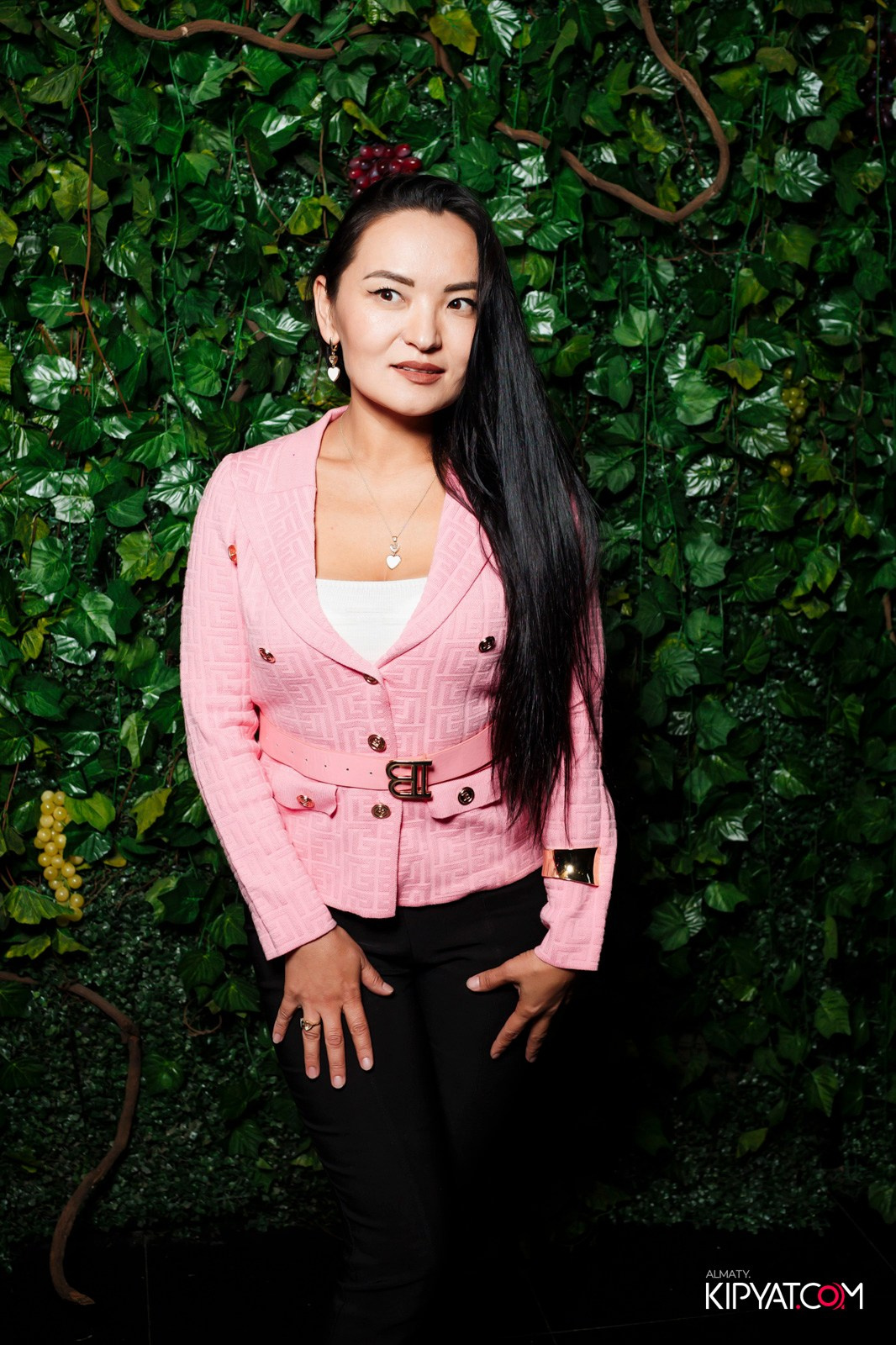 КАВКАЗСКИЙ ВЕЧЕР В ВАХТАНГУРИ. КИПЯТКОМ АЛМАТЫ!