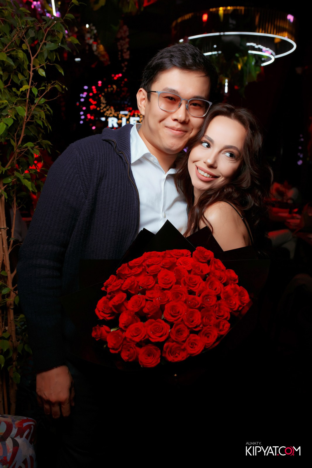 FRIENDS BAR & TERRACE. КИПЯТКОМ АЛМАТЫ!