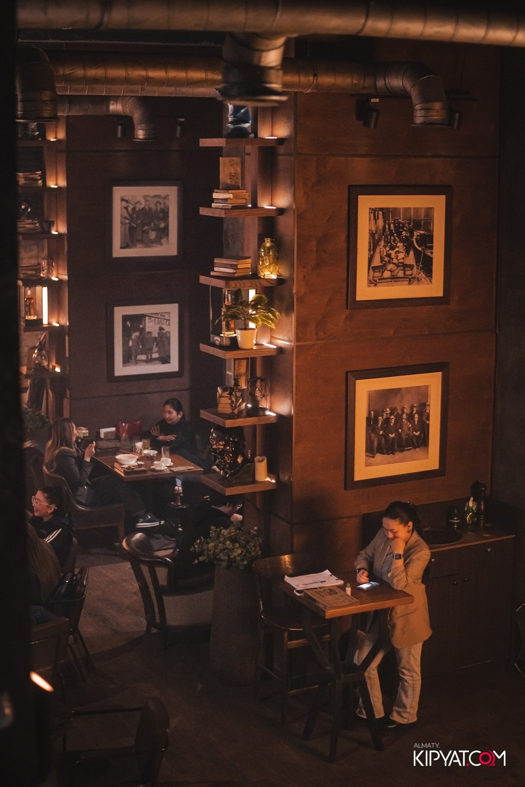 РЕСТО-БАР СКАНДАЛИСТЪ. КИПЯТКОМ АЛМАТЫ!