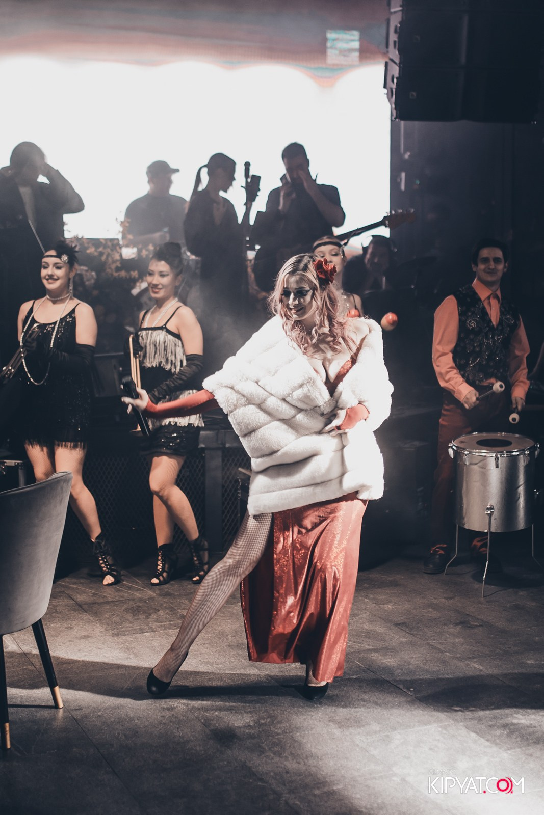 FRIENDS BAR & TERRACE. КИПЯТКОМ АЛМАТЫ!