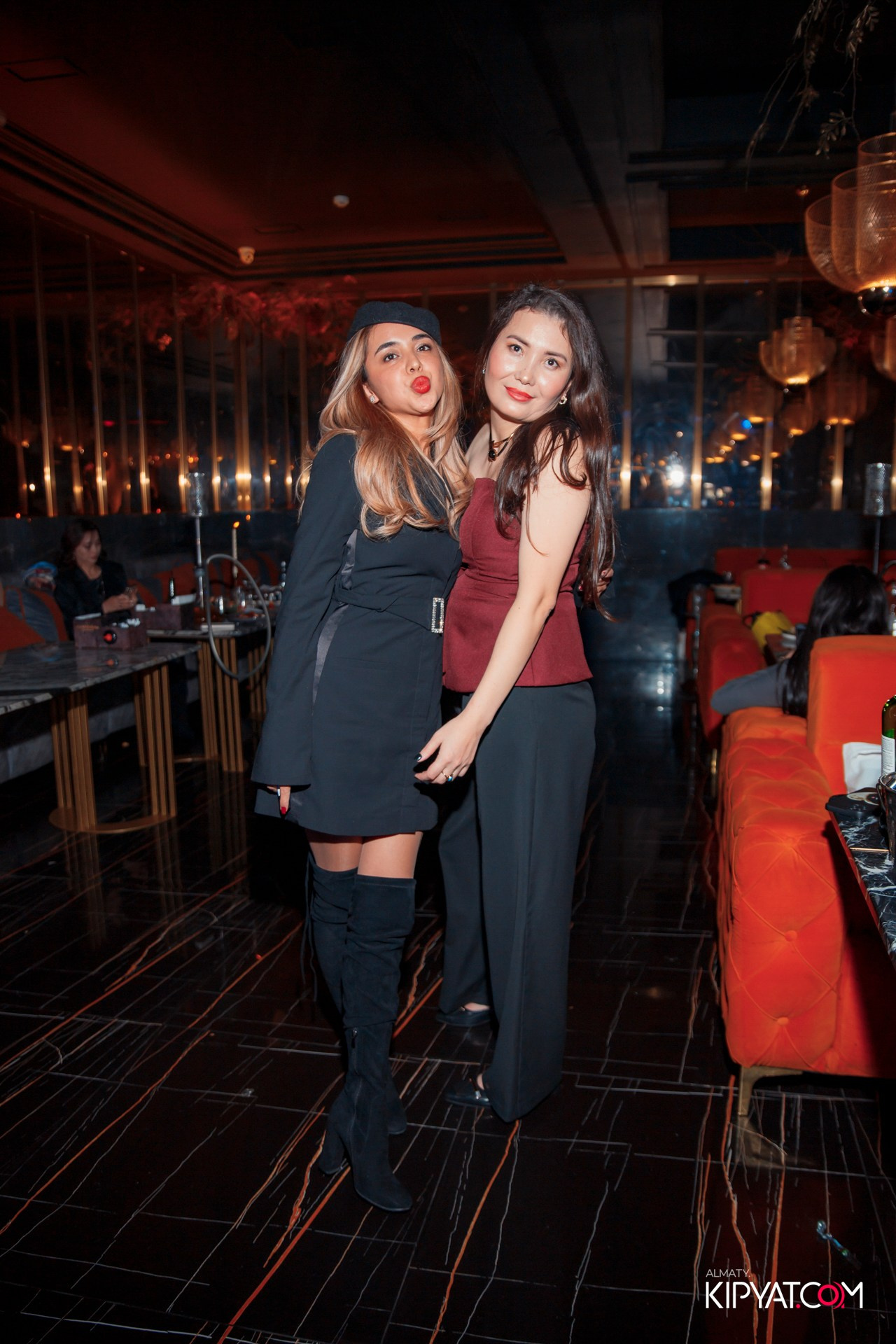 БАР ПОНАЕХАЛИ НА ДОСТЫК. КИПЯТКОМ АЛМАТЫ! Фотосъемка мероприятий в Алматы