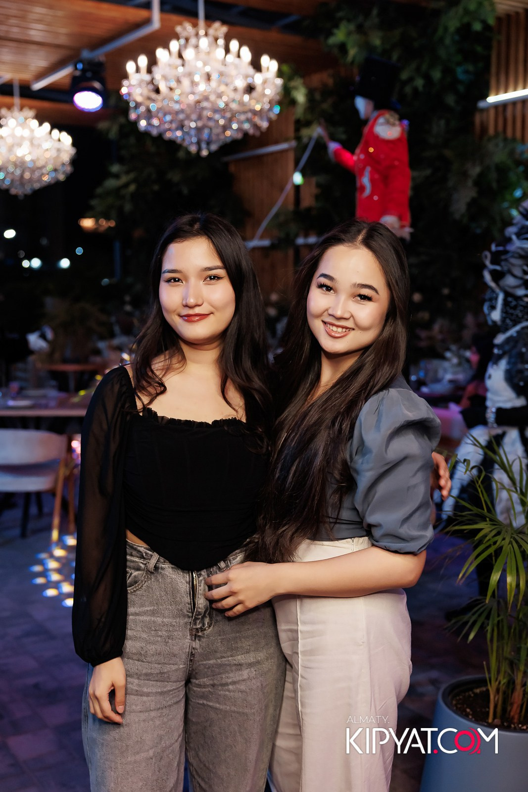 FRIENDS BAR & TERRACE. КИПЯТКОМ АЛМАТЫ!