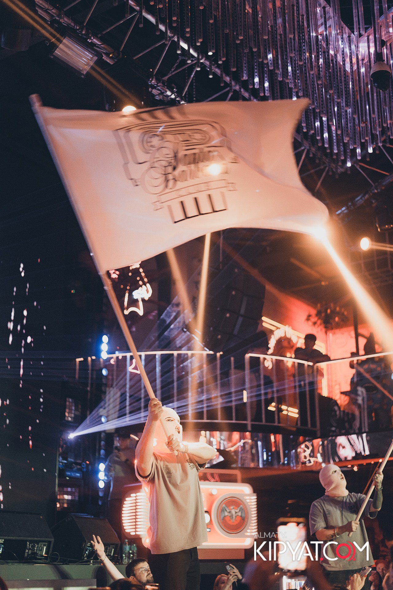 ВЫСТУПЛЕНИЕ ГРУППЫ ВИРУС SANTA BARBARA. КИПЯТКОМ АЛМАТЫ!