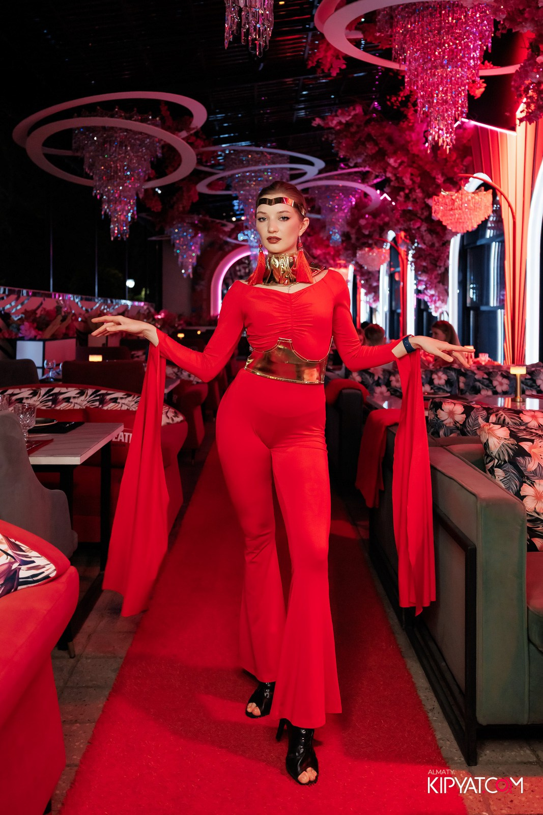 ЗАЯ, НА БИС. КИПЯТКОМ АЛМАТЫ!