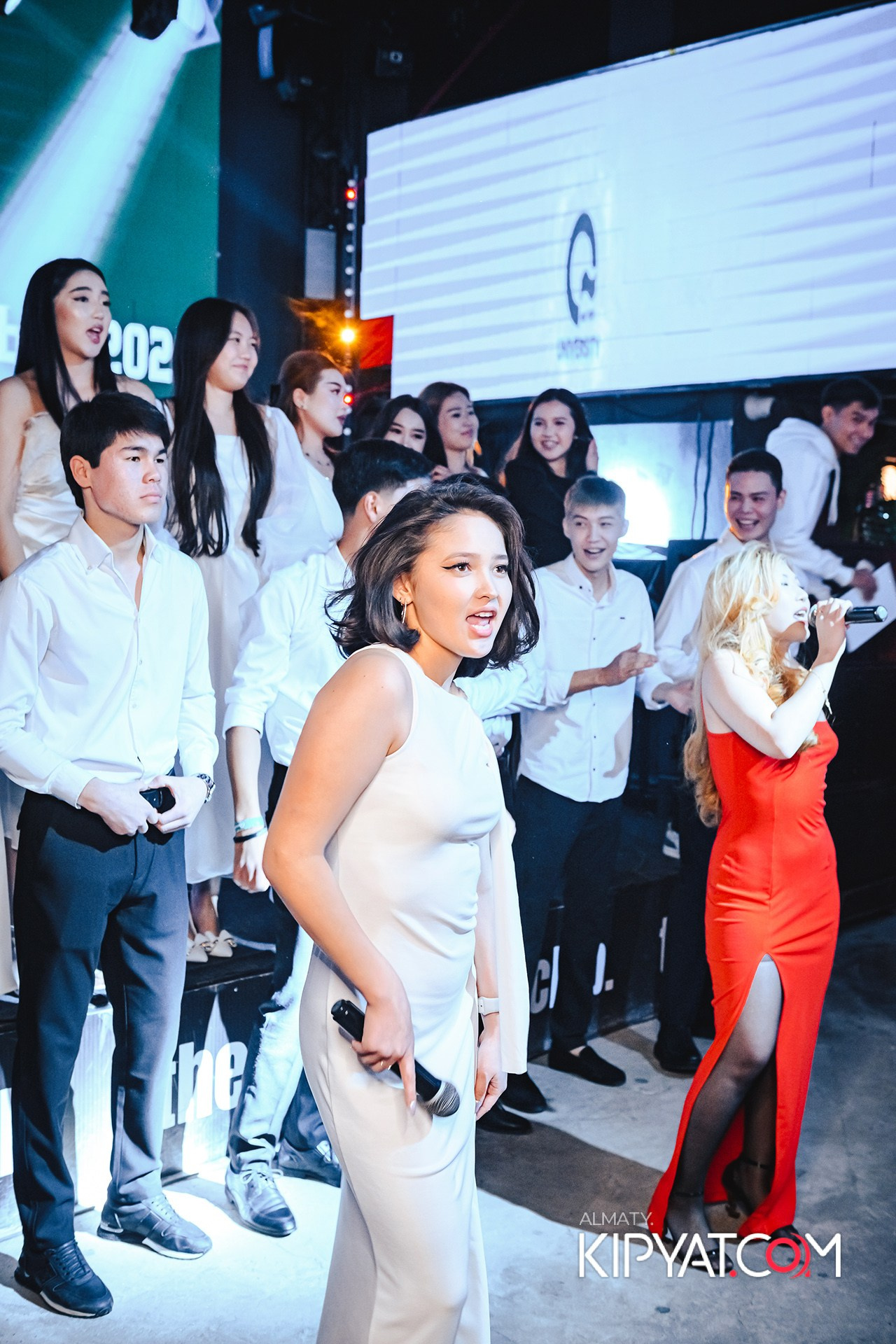 ПОСВЯЩЕНИЕ В СТУДЕНТЫ ''Q'' UNIVERSITY. КИПЯТКОМ АЛМАТЫ!