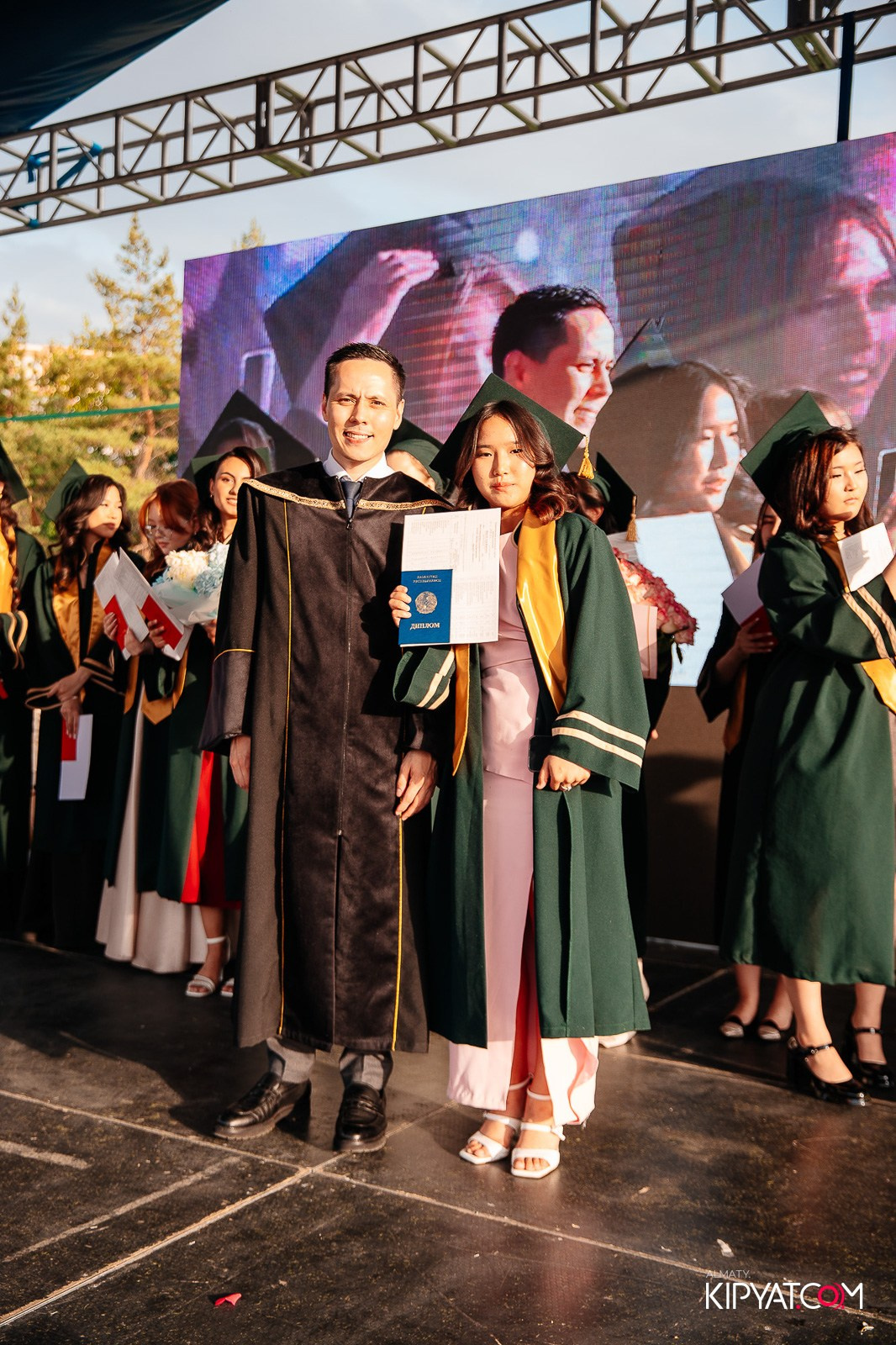 ВРУЧЕНИЕ ДИПЛОМОВ — НАРХОЗ КОЛЛЕДЖ. Part 3. КИПЯТКОМ АЛМАТЫ!