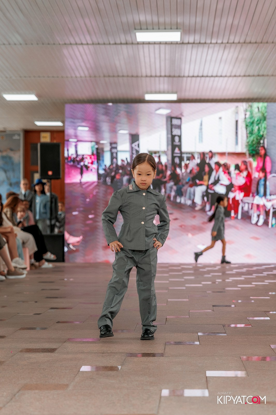 JUNIOR FASHION SHOW. КИПЯТКОМ АЛМАТЫ!