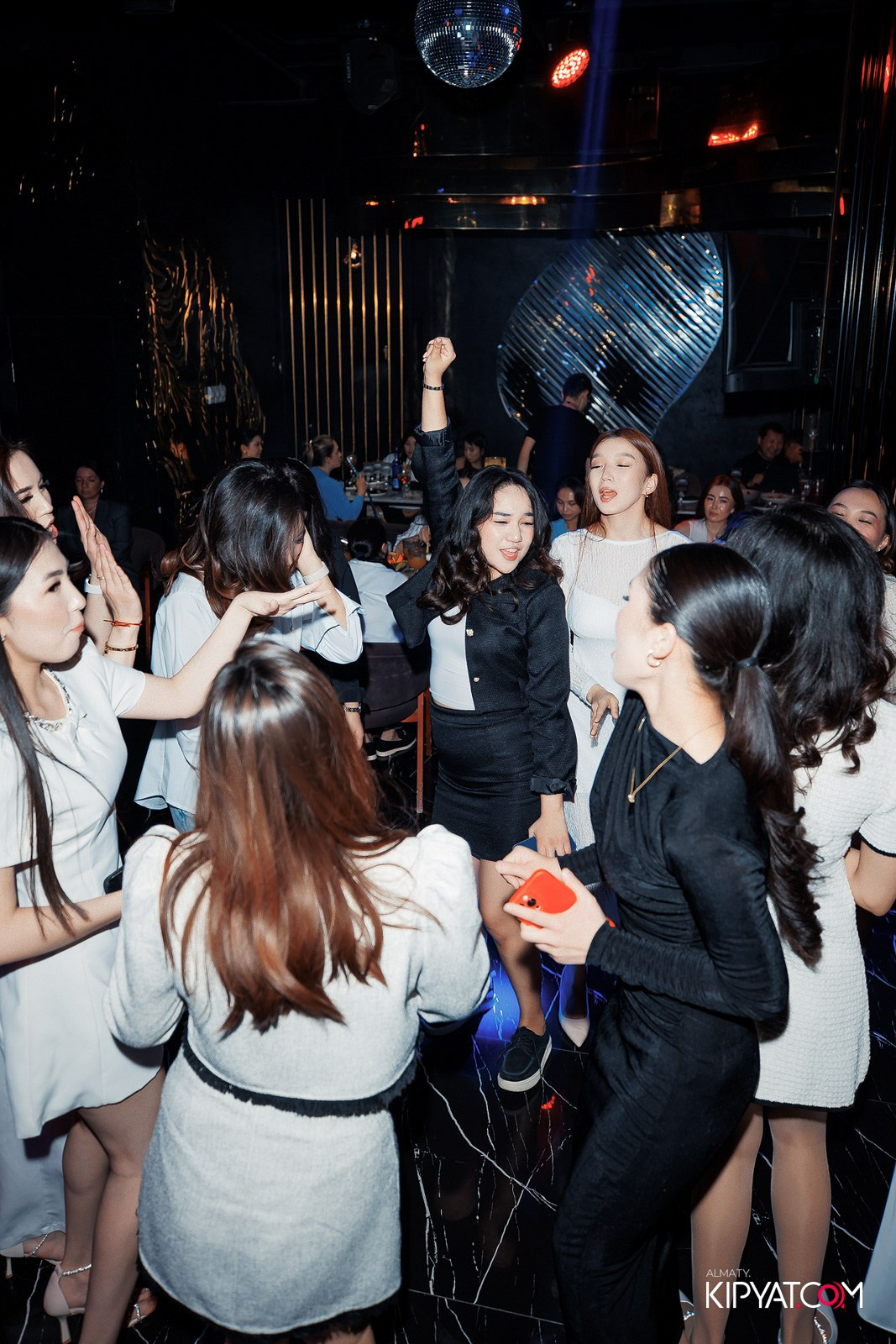 MOOD KARAOKE & TERRACE. КИПЯТКОМ АЛМАТЫ!