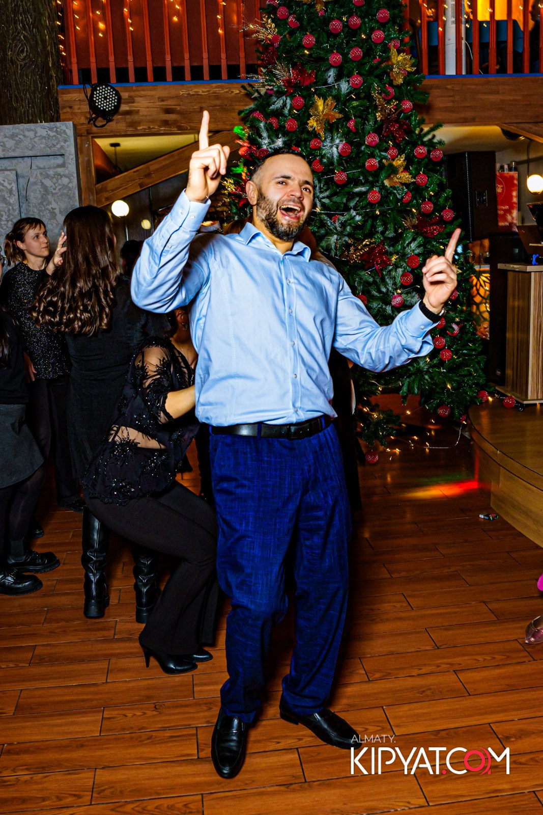 ГРУЗИНСКИЙ ДВОР НА КАБАНБАЙ БАТЫРА. КИПЯТКОМ АЛМАТЫ!