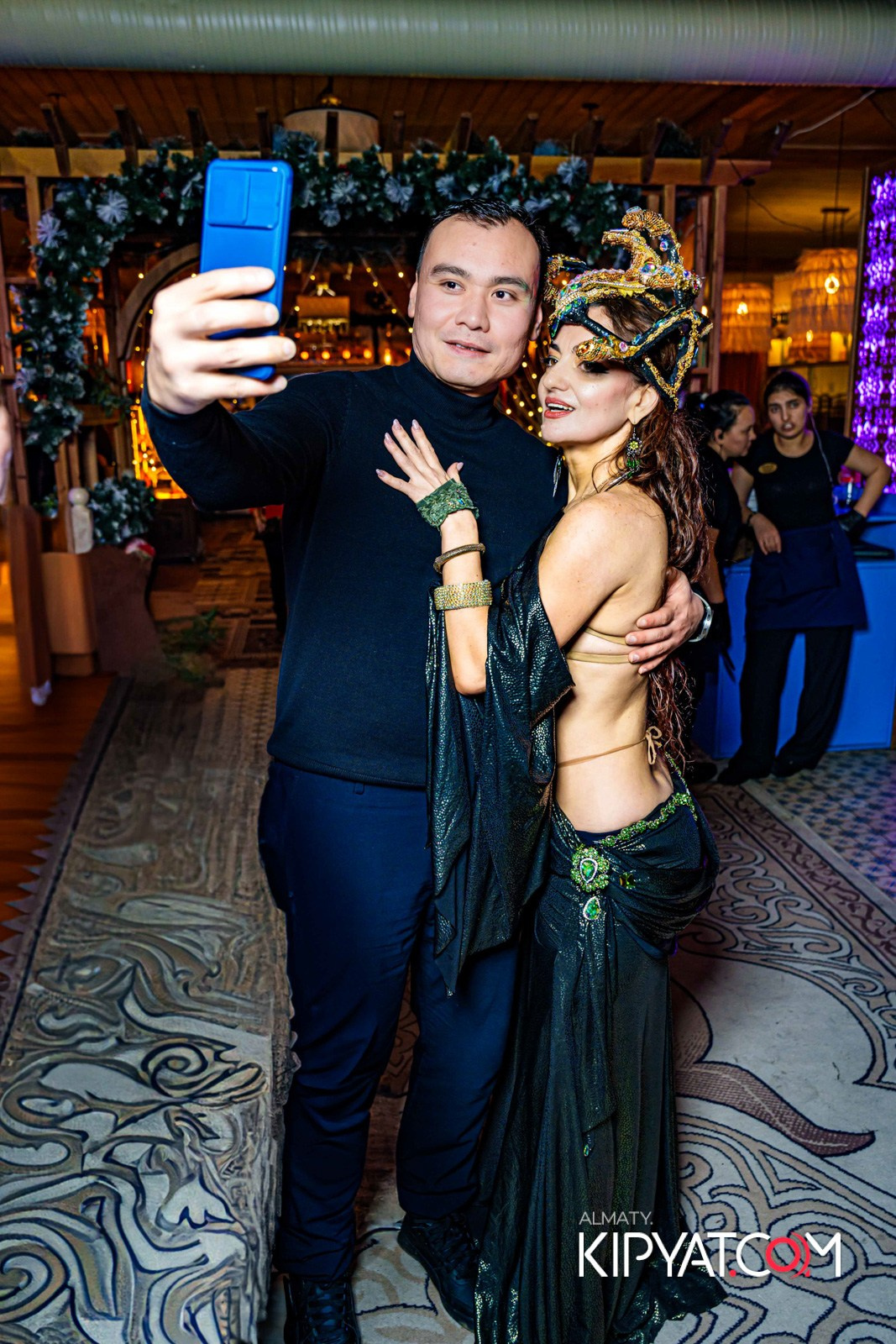 ГРУЗИНСКИЙ ДВОР НА КАБАНБАЙ БАТЫРА. КИПЯТКОМ АЛМАТЫ!