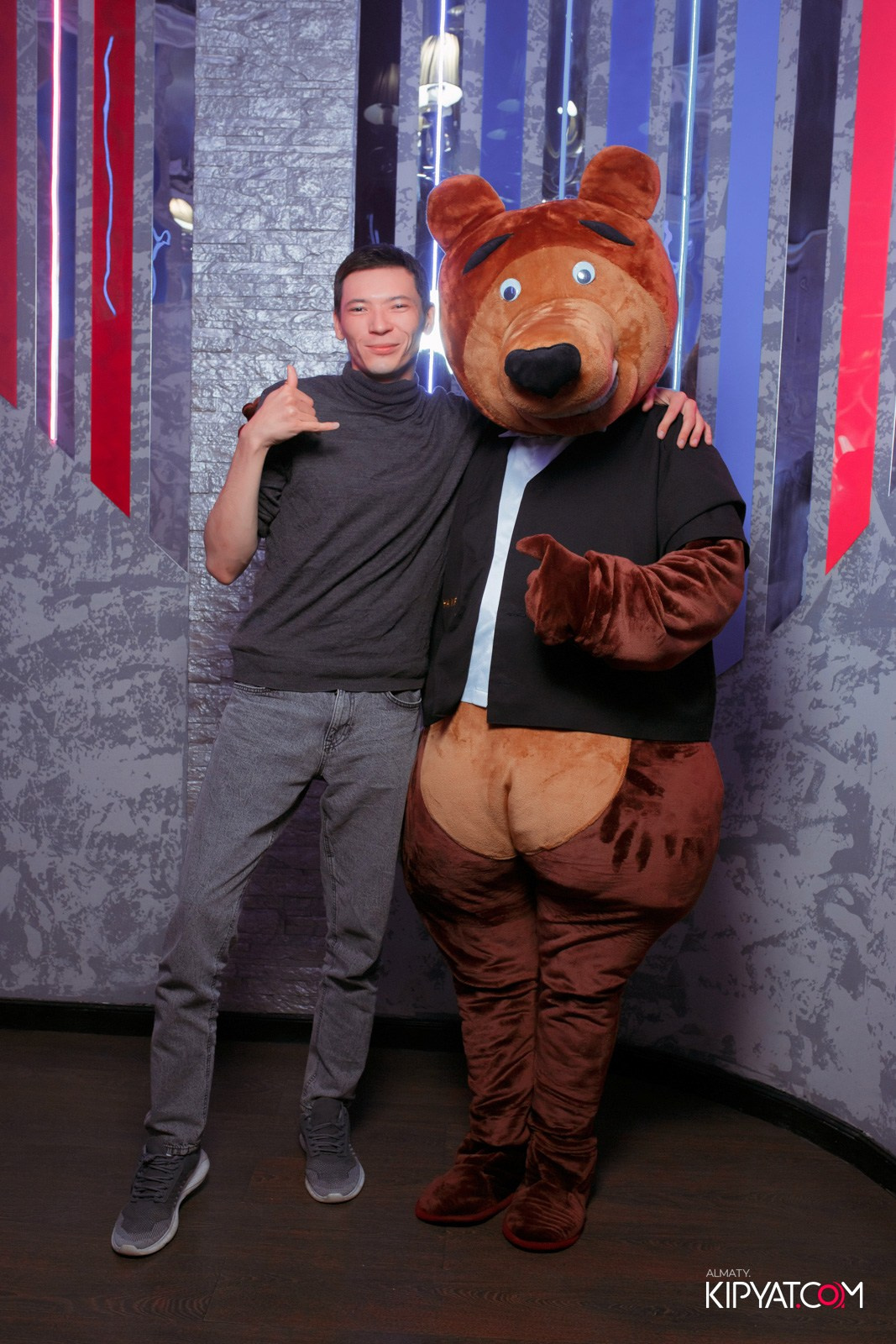 УХО И МЕДВЕДЬ НА ГАГАРИНА. КИПЯТКОМ АЛМАТЫ!